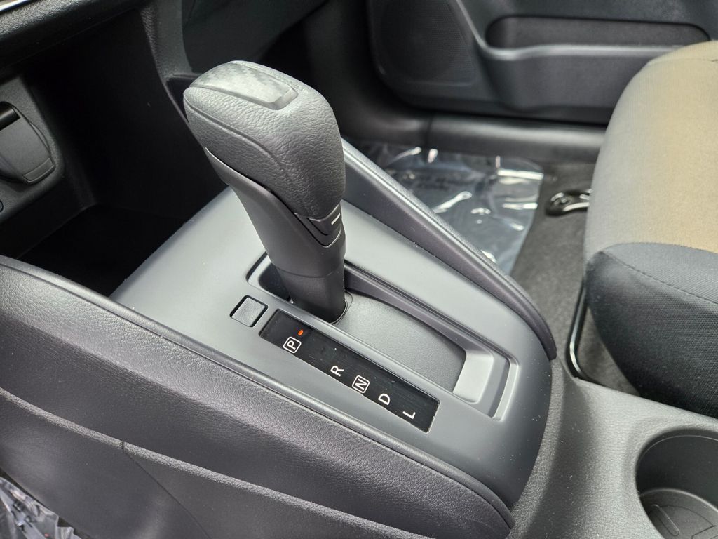 2024 Nissan Versa 1.6 S photo 22