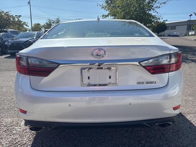 2016 Lexus ES 350 photo 3