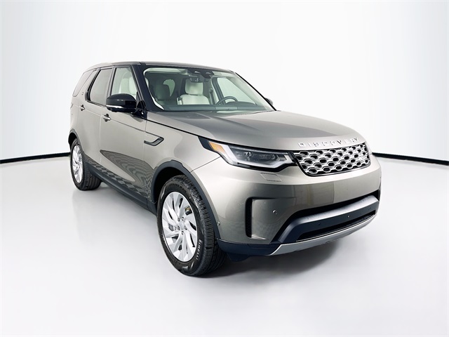2024 Land Rover Discovery S photo 3