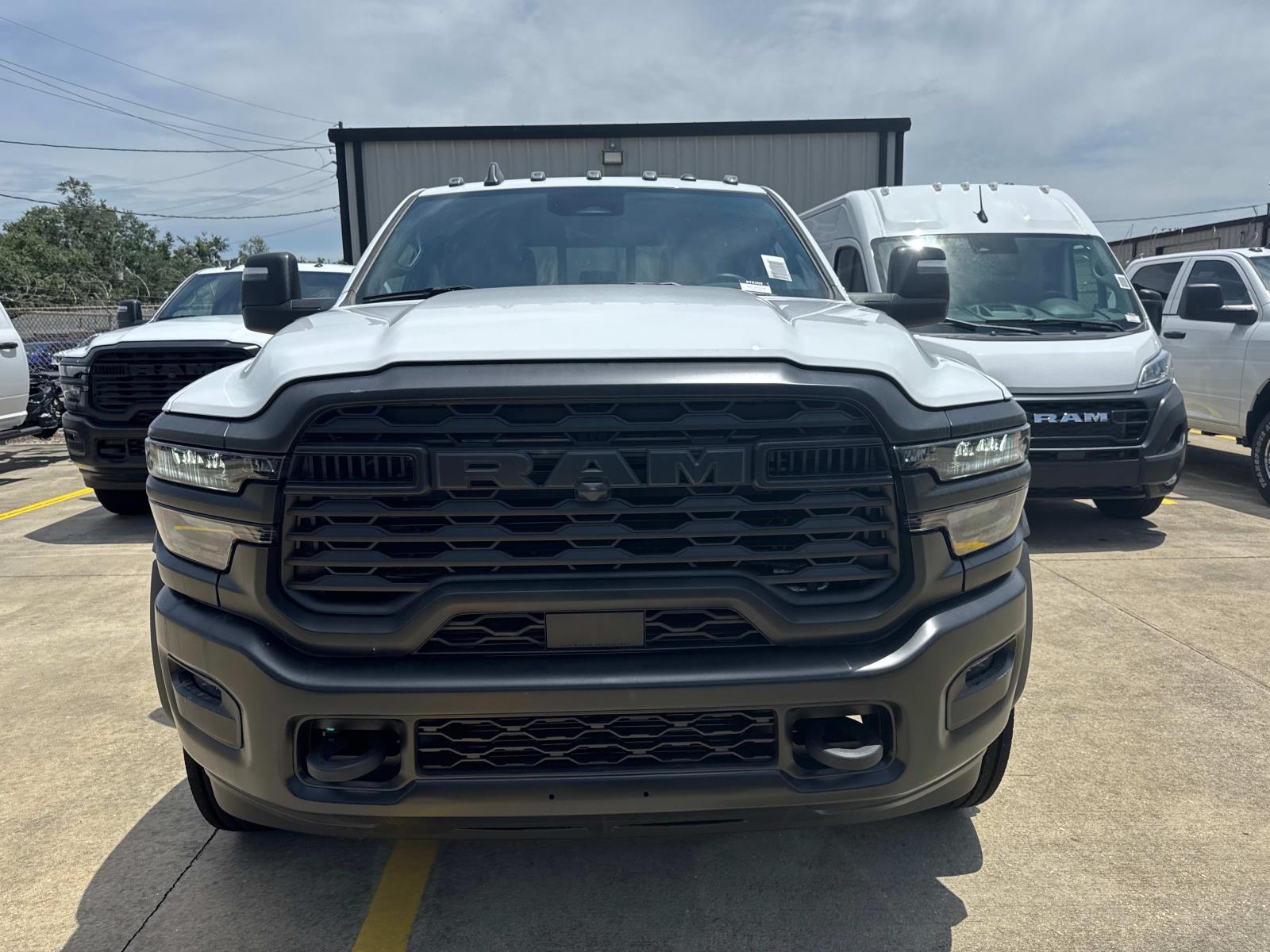 2025 Ram 4500 Tradesman photo 2