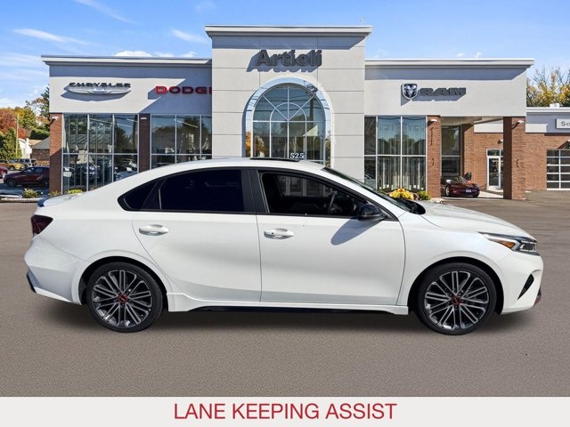 2023 Kia Forte GT photo 5