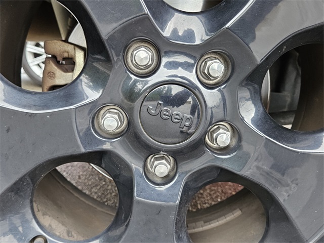 2015 Jeep Wrangler Unlimited Sahara photo 15
