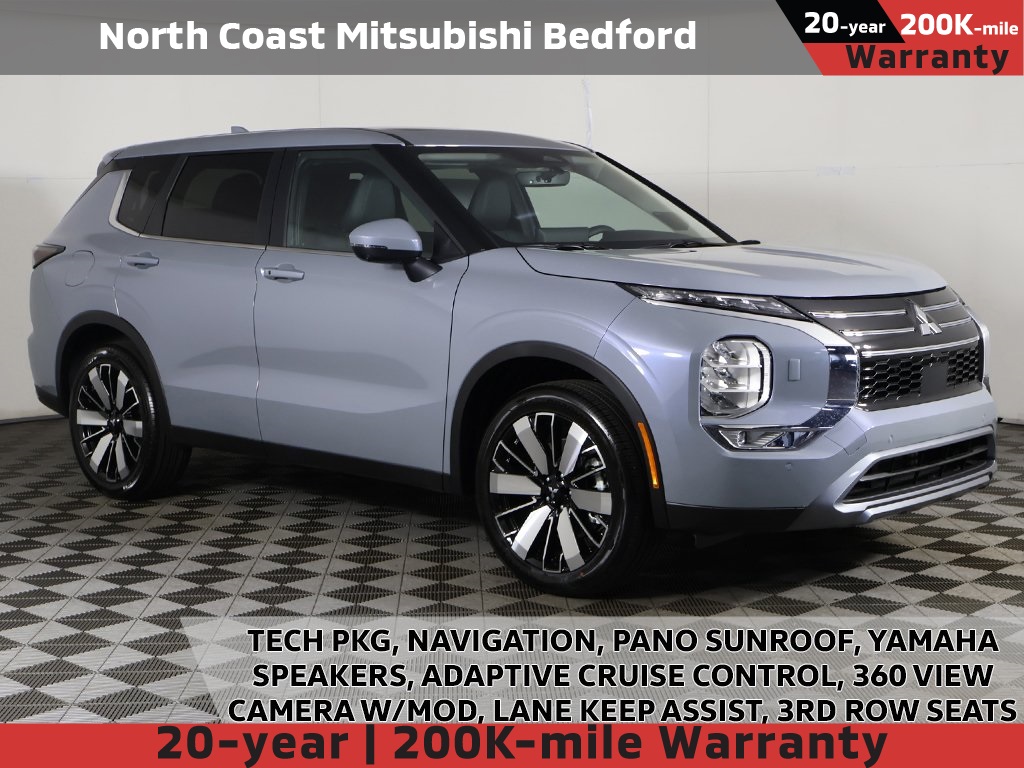 2025 Mitsubishi Outlander SE's photo