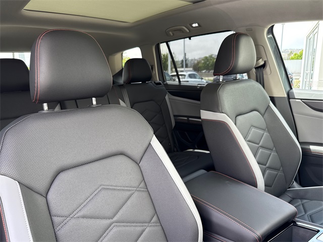 2025 Volkswagen Atlas Peak Edition SE photo 16