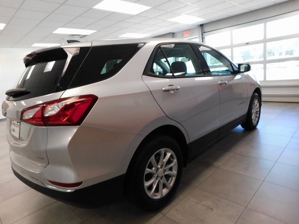 2018 Chevrolet Equinox LS photo 4