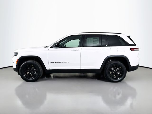 2025 Jeep Grand Cherokee Altitude photo 2