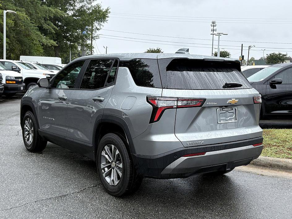 2025 Chevrolet Equinox LT photo 3