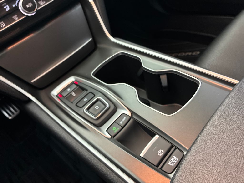 2022 Honda Accord Sport 2.0T photo 17