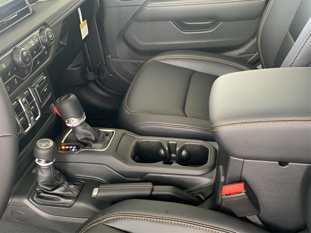 2025 Jeep Gladiator Sport photo 29