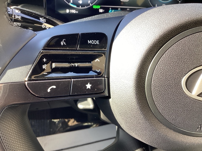 2025 Hyundai Elantra Hybrid Limited photo 32