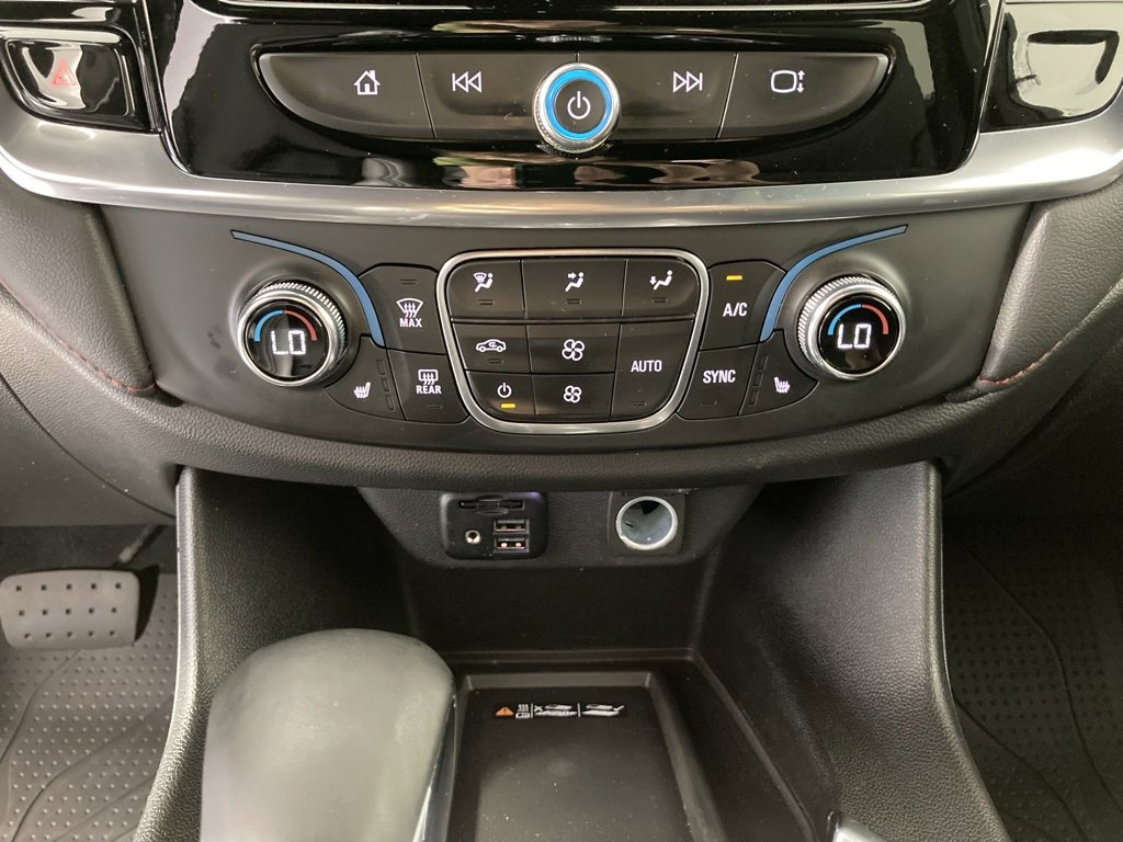 2023 Chevrolet Traverse RS photo 3