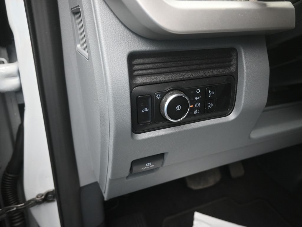 2025 Ford F-250 photo 13
