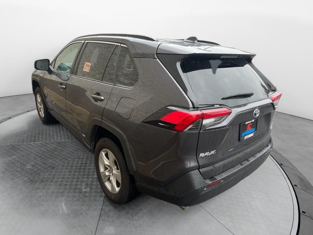 2019 Toyota RAV4 Hybrid XLE photo 3