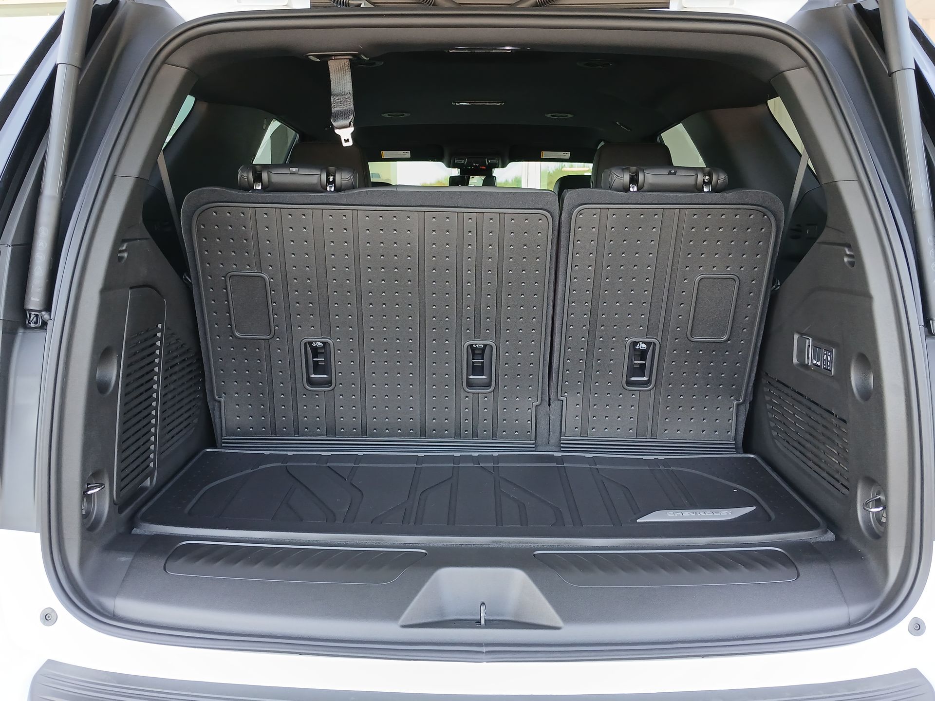 2025 Chevrolet Tahoe LT photo 23