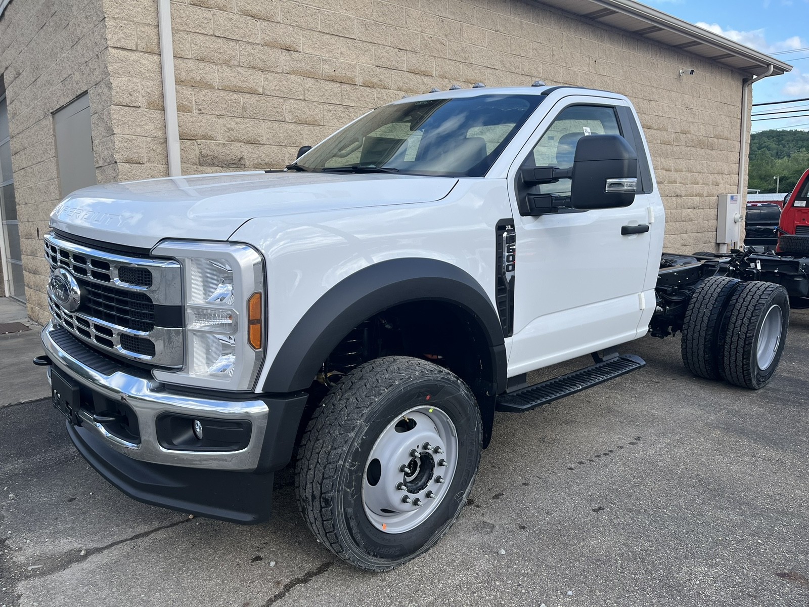 2025 Ford F-600 Super Duty Chassis Cab XL's photo