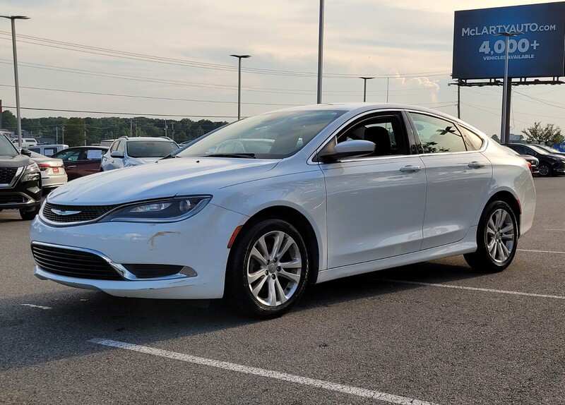 2015 Chrysler 200 Limited photo 3