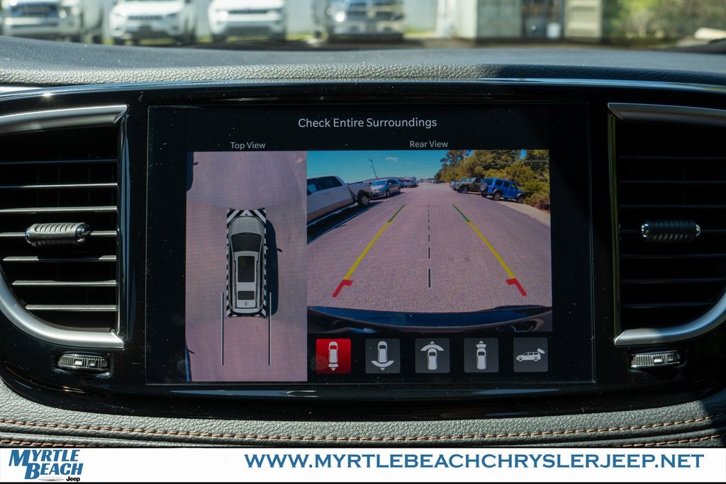 2026 Chrysler Pacifica Pinnacle photo 22