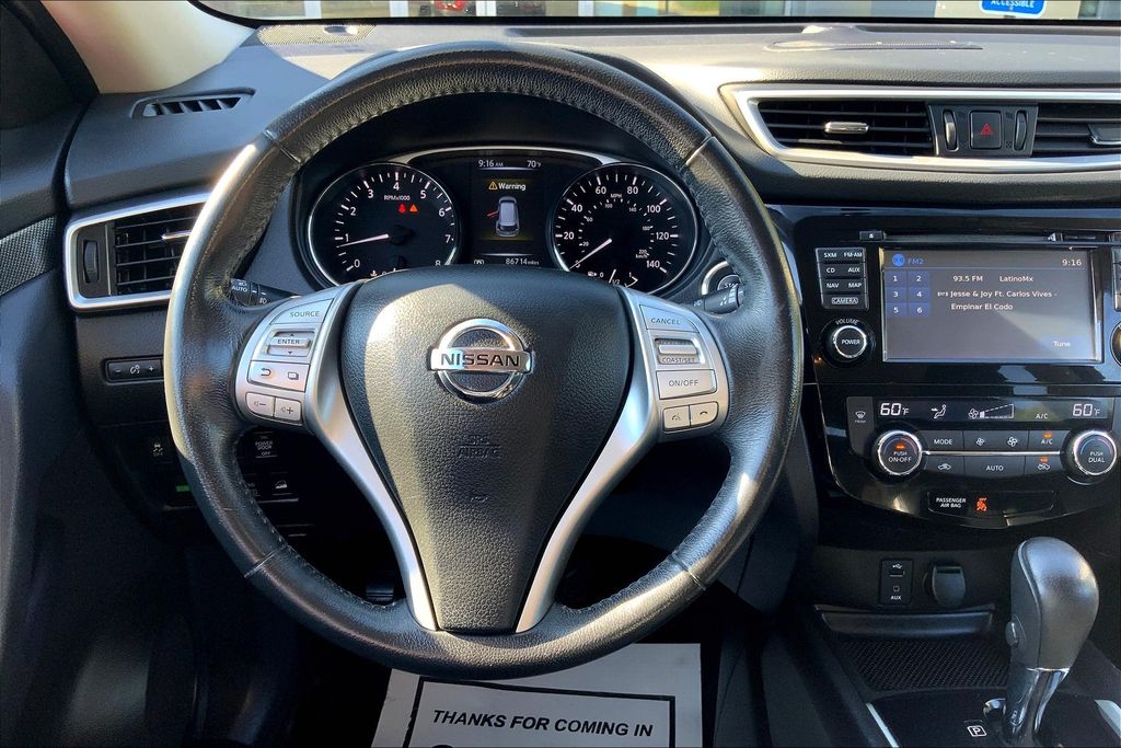 2015 Nissan Rogue SL photo 4