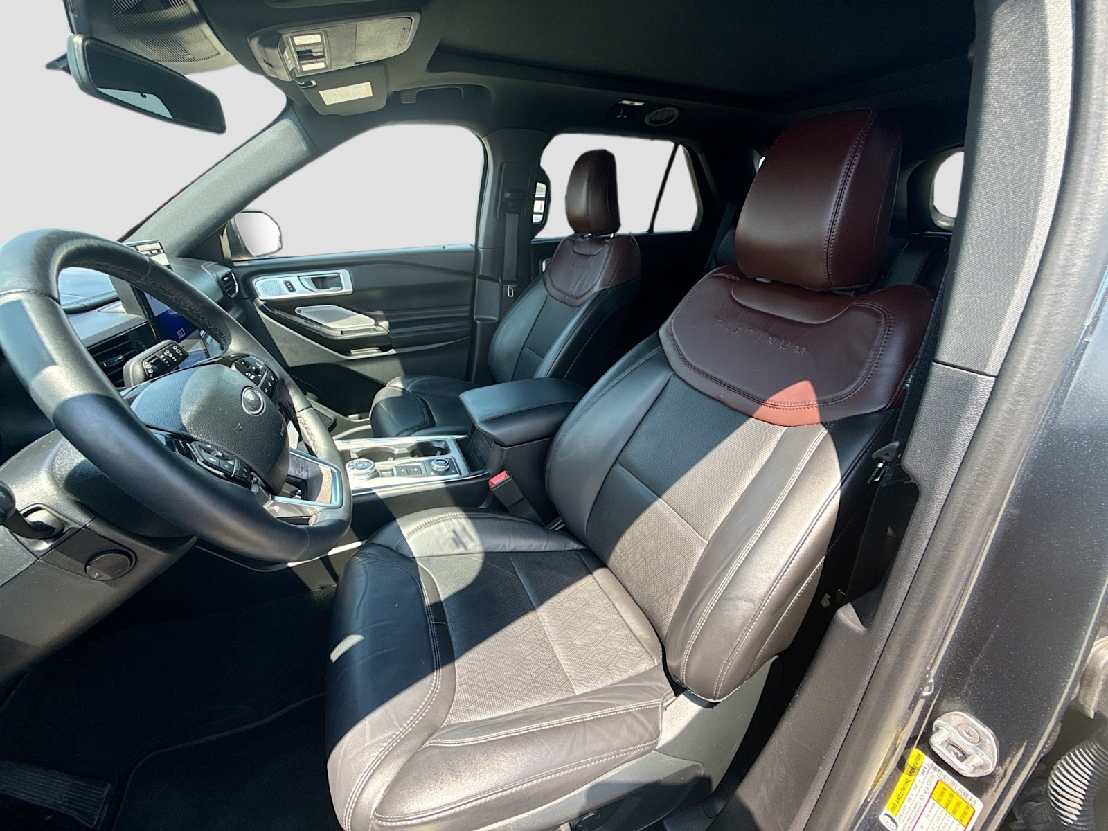 2022 Ford Explorer Platinum photo 20