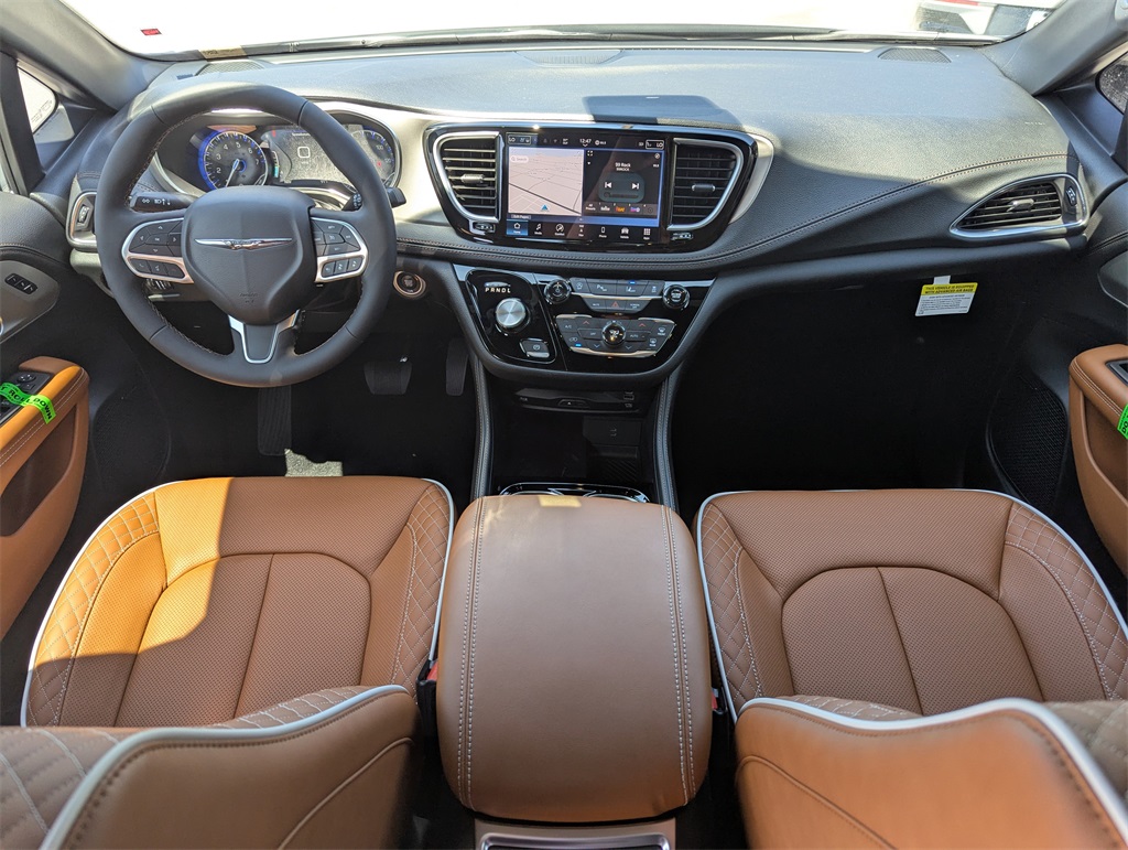 2026 Chrysler Pacifica Pinnacle photo 13