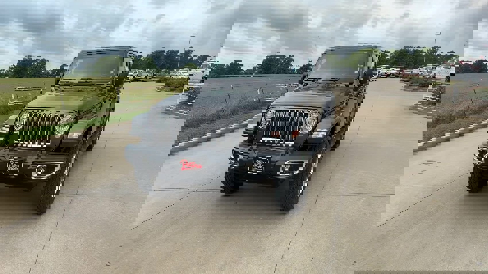 2020 Jeep Wrangler Unlimited Sahara photo 3