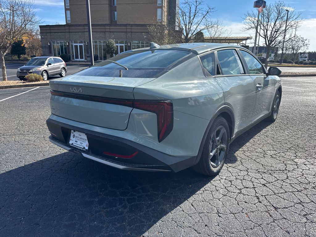 2025 Kia K4 LXS photo 3