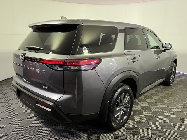 2024 Nissan Pathfinder S photo 8