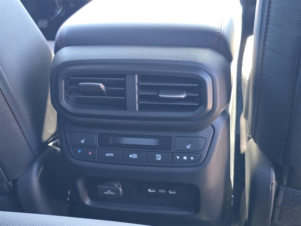 2025 Honda Ridgeline Black Edition photo 22