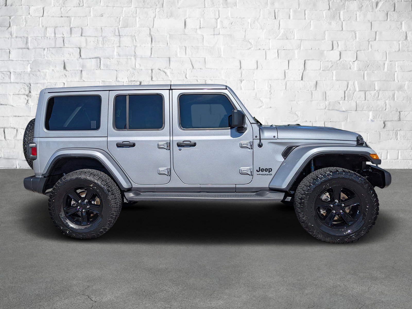 2021 Jeep Wrangler Unlimited Sahara Altitude photo 3