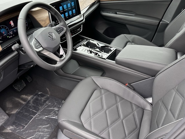 2026 Volkswagen Atlas SE Technology photo 8
