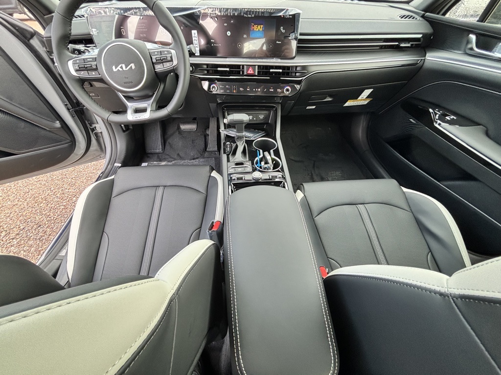 2026 Kia K5 GT-Line photo 18