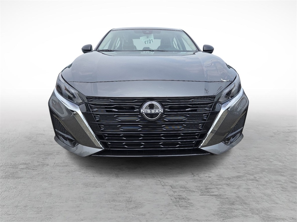 2025 Nissan Altima SV photo 2