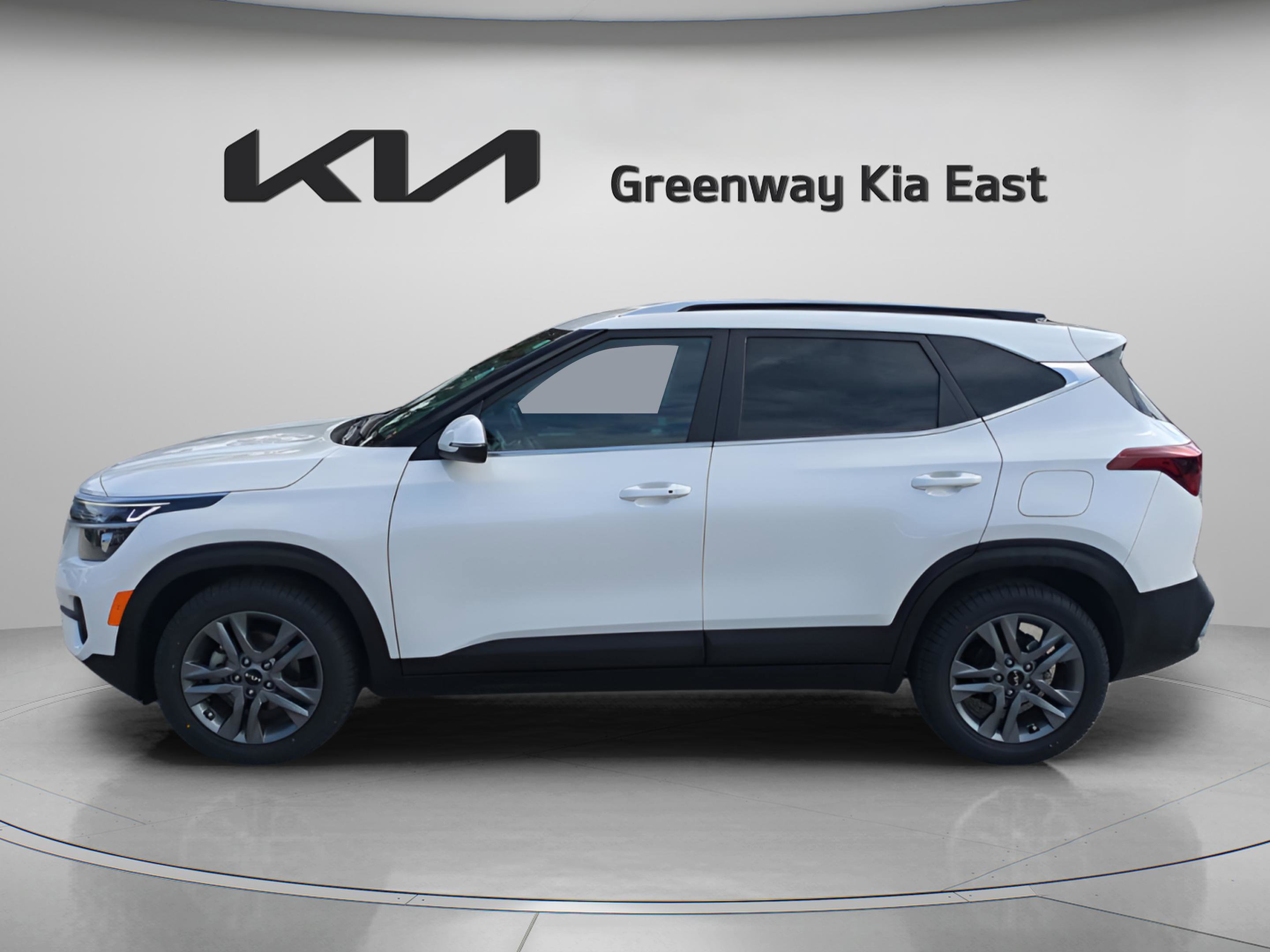 2023 Kia Seltos S photo 4