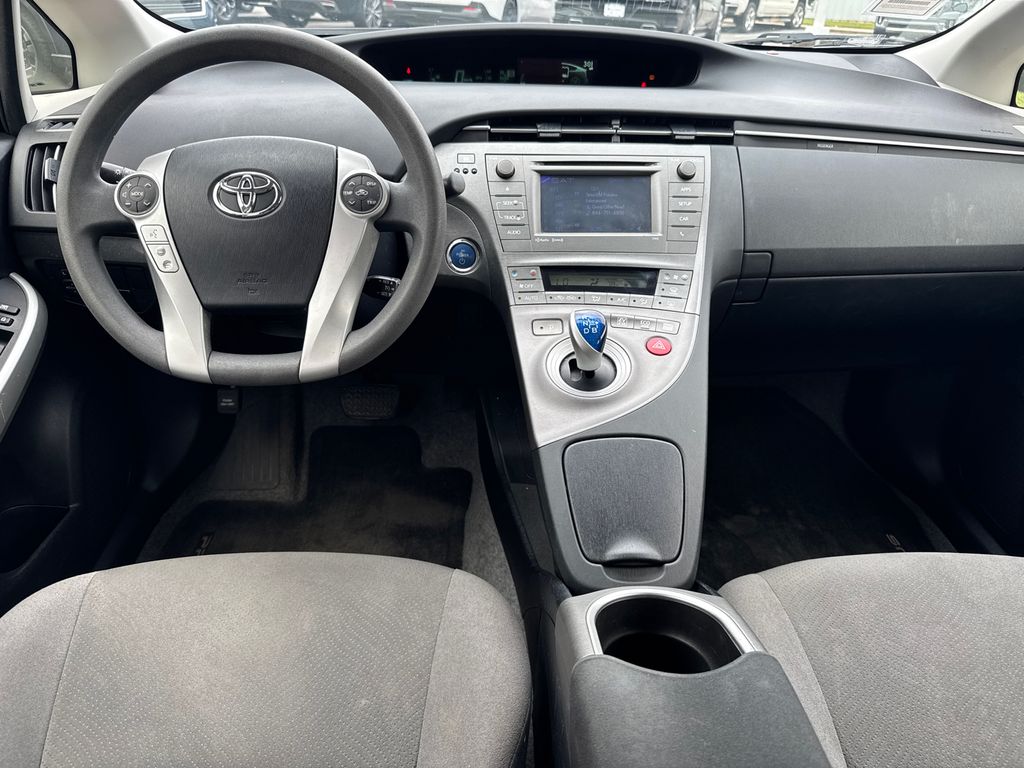 2015 Toyota Prius Four photo 22
