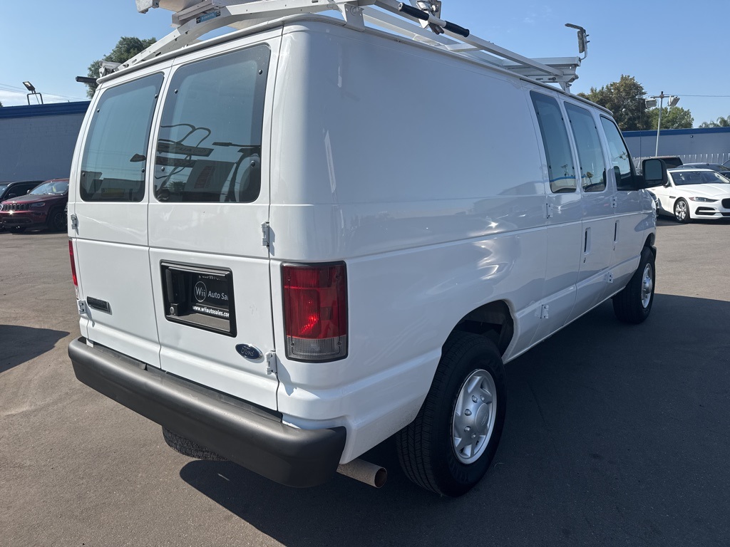 2010 Ford E-250 photo 2