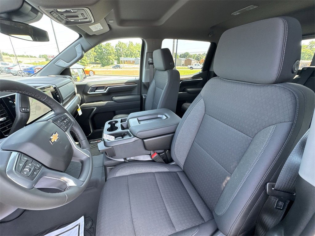 2025 Chevrolet Silverado 1500 LT photo 11