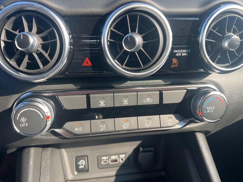 2025 Nissan Sentra SV photo 16
