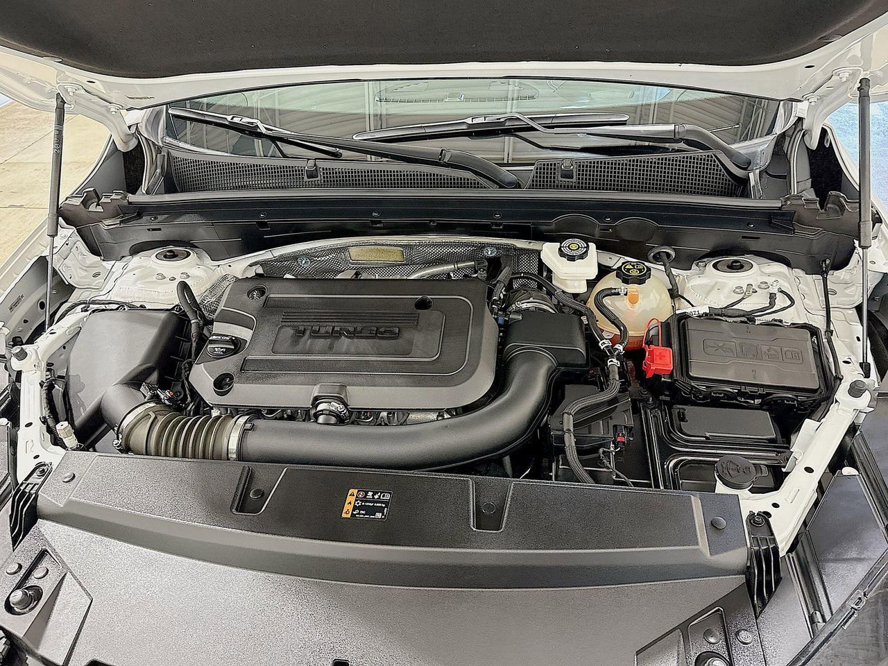 2023 Buick Envision Essence photo 26