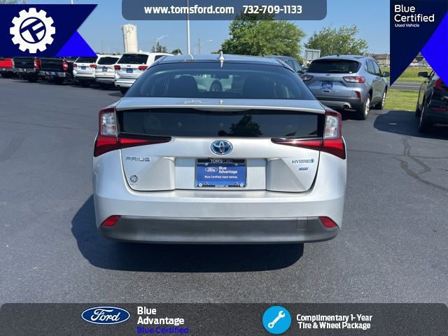 2021 Toyota Prius L photo 4