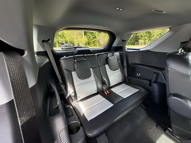 2023 Ford Explorer XLT photo 13