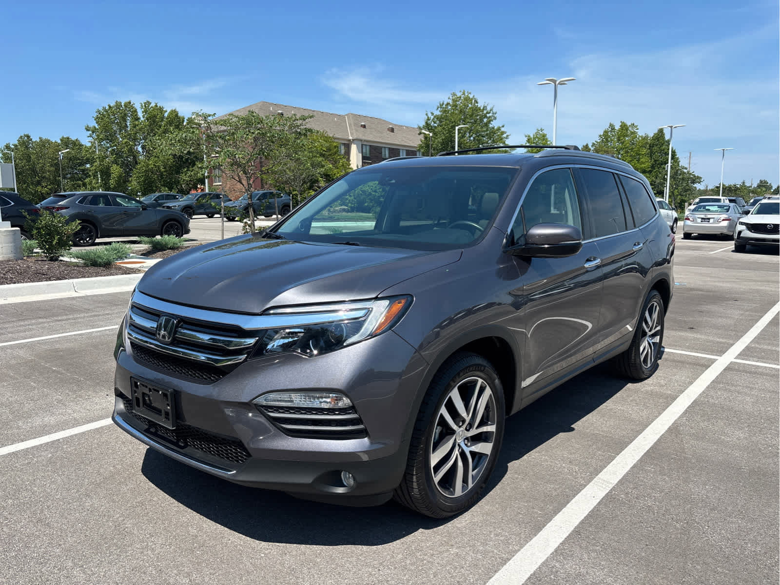 Used 2017 Honda Pilot Elite with VIN 5FNYF6H0XHB104730 for sale in Kansas City