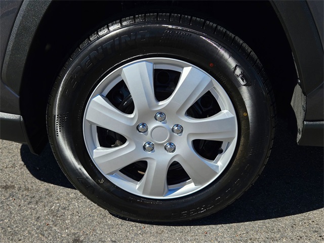 2024 Toyota RAV4 LE photo 9