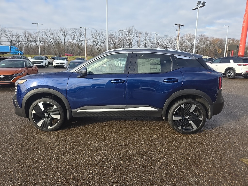 2025 Nissan Kicks SR photo 3