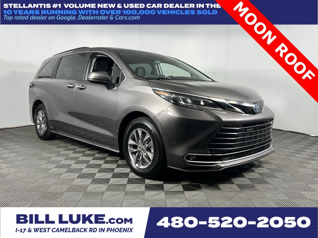 2024 Toyota Sienna XLE's photo