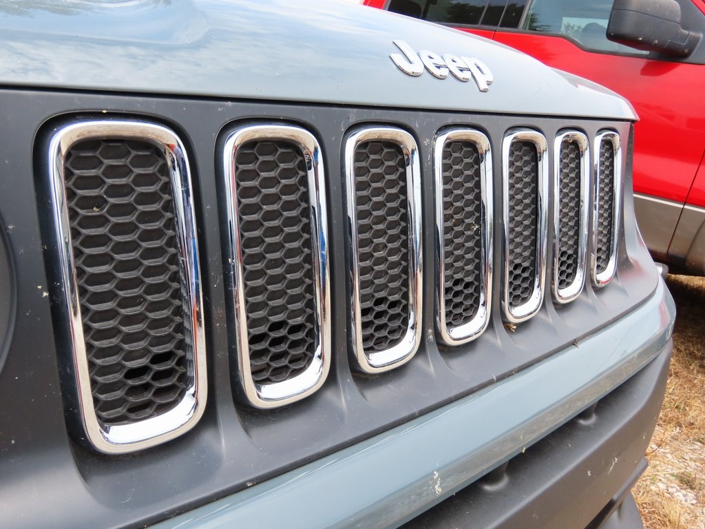 2018 Jeep Renegade Latitude North Edition photo 2
