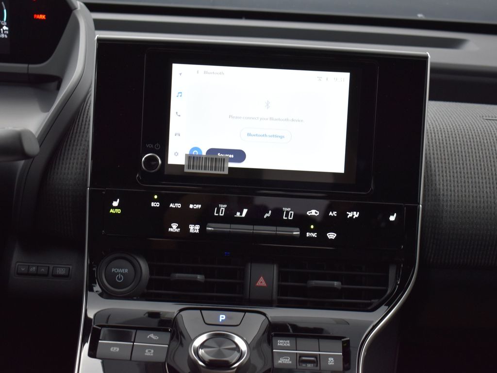 2025 Subaru Solterra Premium photo 18