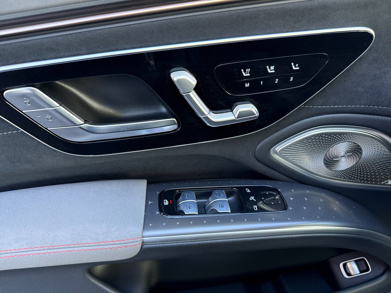 2022 Mercedes Benz EQS Sedan 450 photo 12