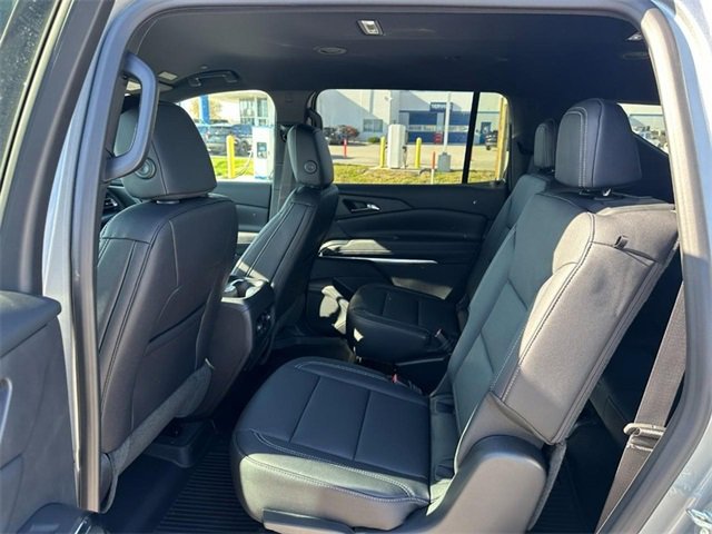 2026 Chevrolet Traverse photo 4