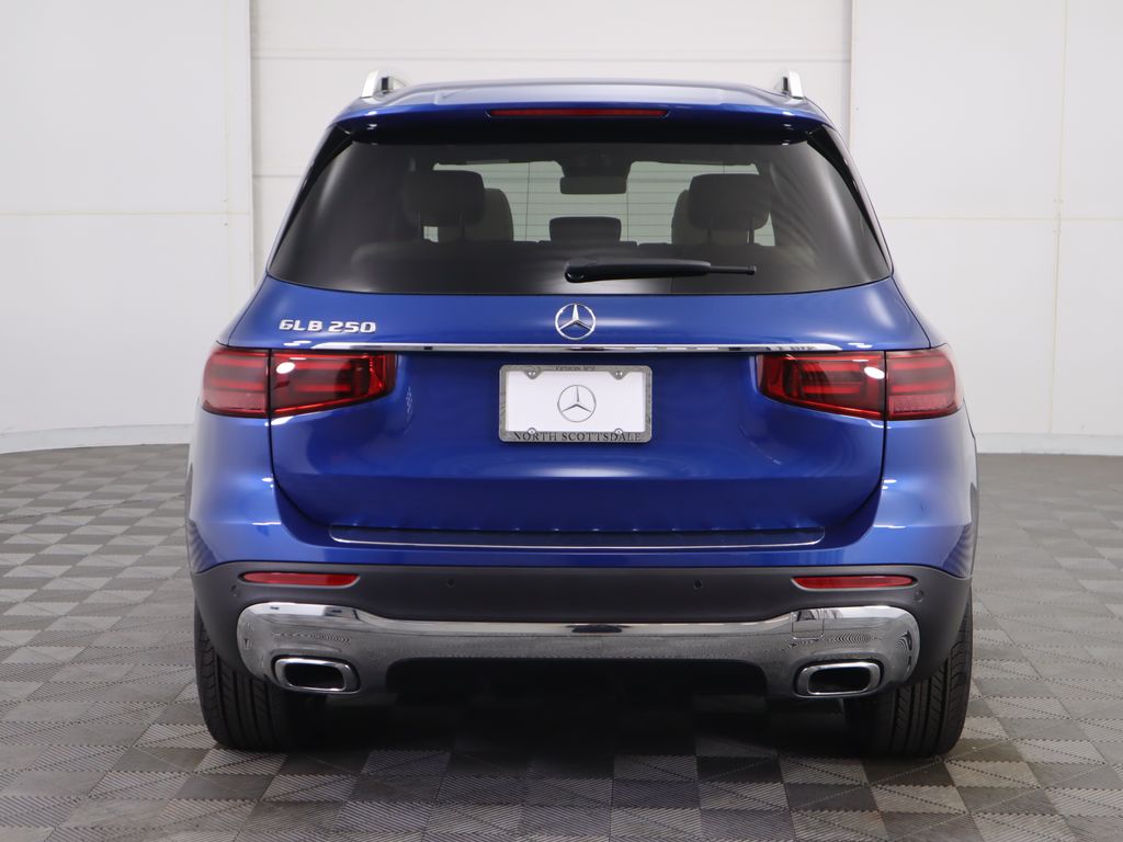 2026 Mercedes Benz GLB 250 photo 6