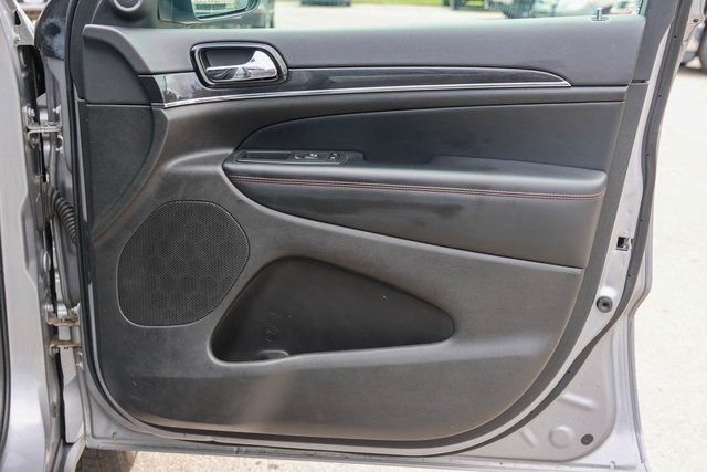 Used 2021 Silver Jeep Trailhawk image 17